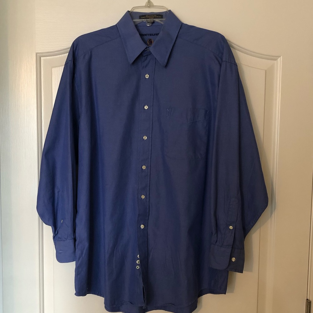 Tommy Hilfiger men’s long sleeve button down shirt size 16 / 32-33 like new.
